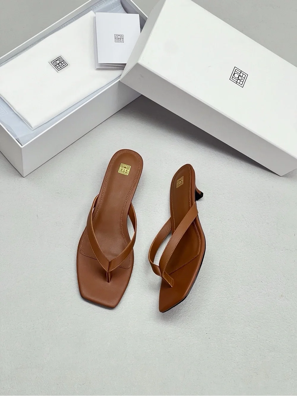 Women's Brown Leather Square-Toe Thong Sandals